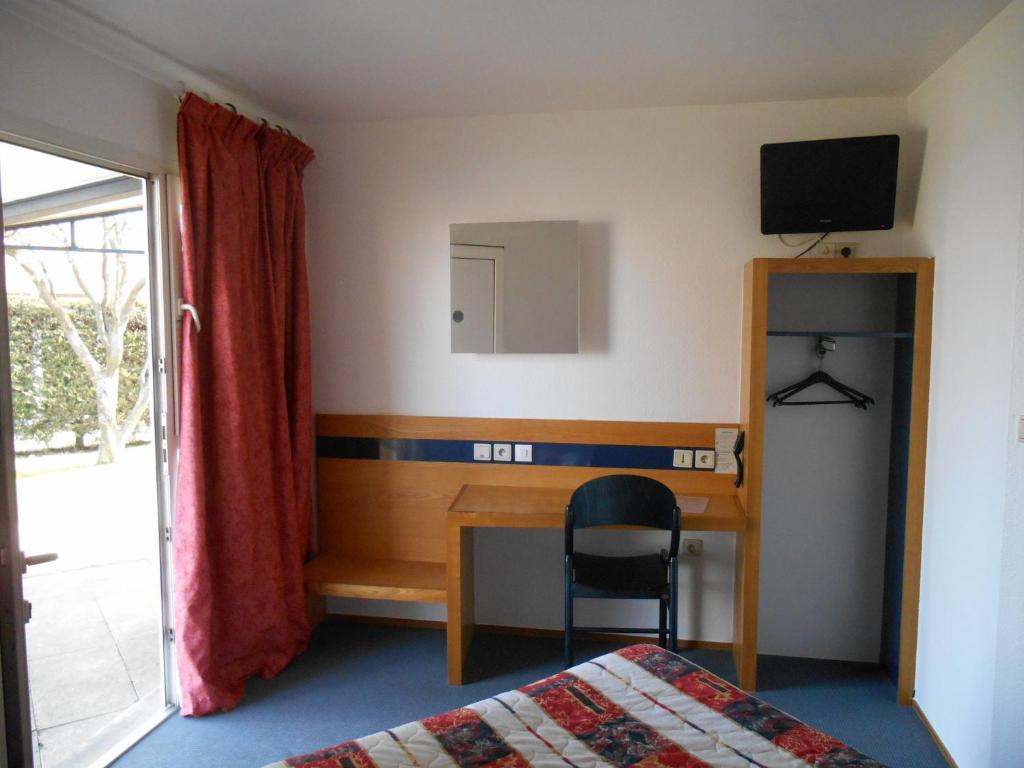 Hotel Charme En Maconnais Fasthotel Macon Nord Room photo