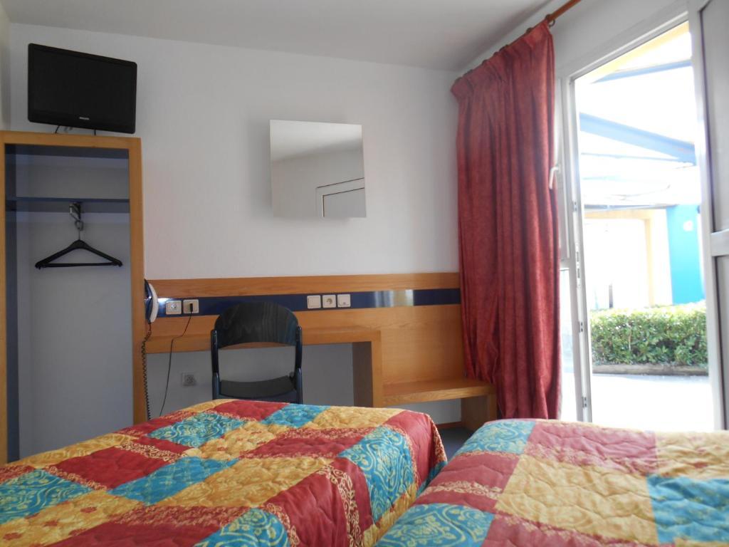 Hotel Charme En Maconnais Fasthotel Macon Nord Room photo